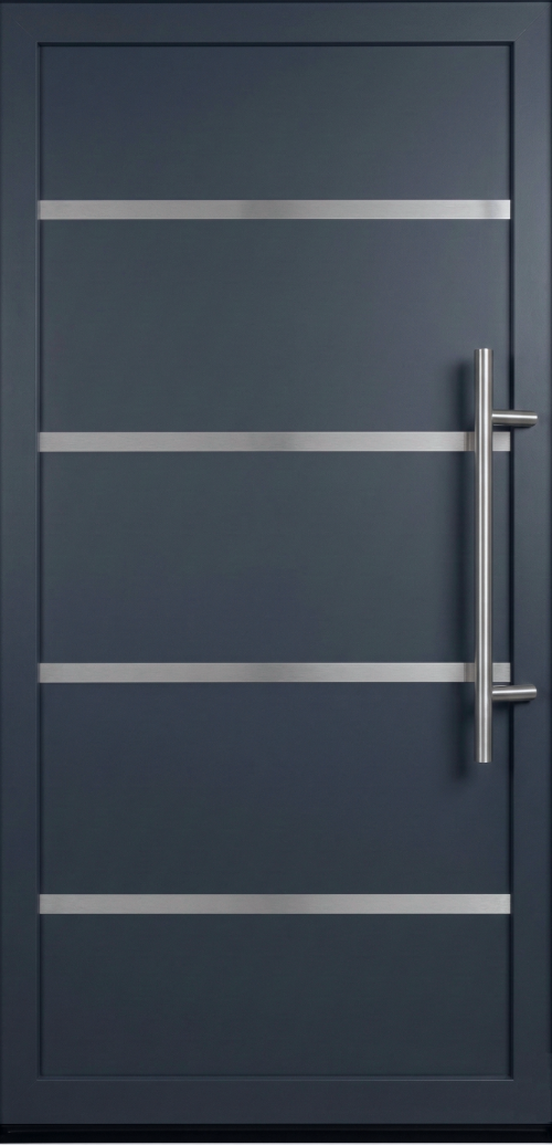 Ulazna vrata PM 030 u dezenu antracit sa četiri horizontalne inox lajsne i modernom vertikalnom metalnom ručkom
