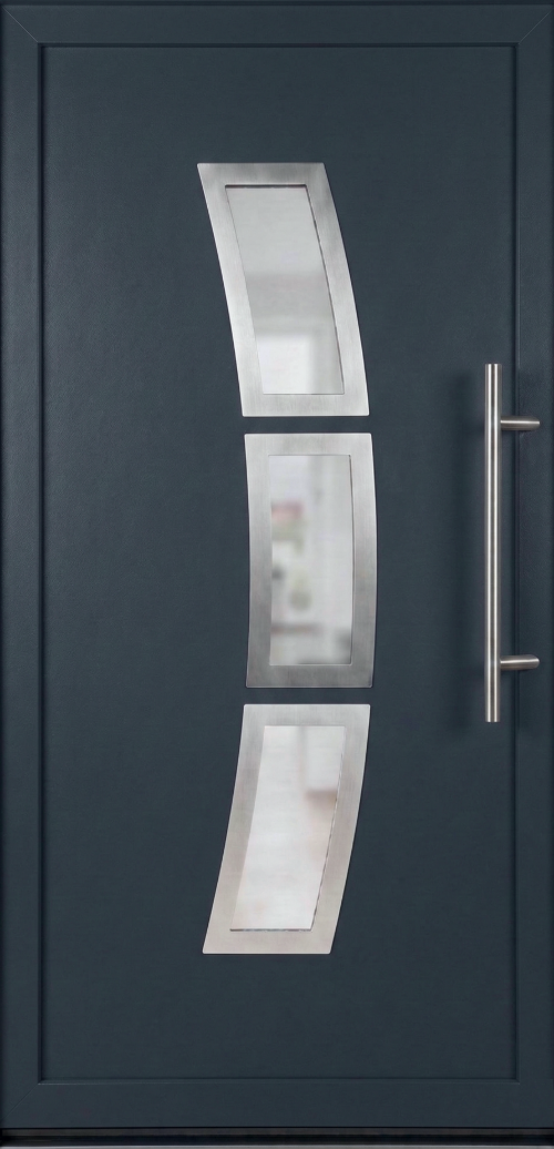 Ulazna vrata PM 018 u dezenu antracit sa tri zakrivljena staklena panela i modernom vertikalnom metalnom ručkom