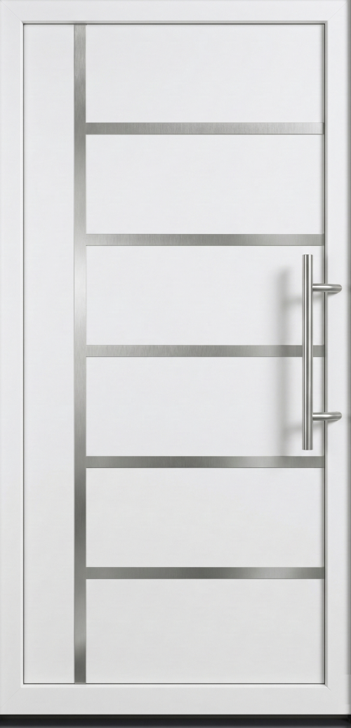 Ulazna vrata model PM 029 u beloj boji sa jednom vertikalnom inox aplikacijom sa leve strane i četiri horizontalne dekorativne inox aplikacije, sa dugom inox ručkom desno.