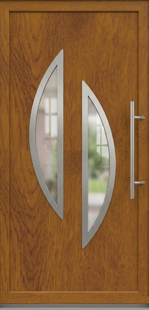 Ulazna vrata model PM 022 u dezenu zlatni hrast sa dva horizontalna stakla uokvirena dvostrukim lučnim inox aplikacijama i modernim rukohvatom.