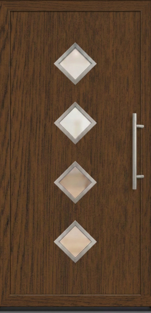 Ulazna vrata PM 012 u dezenu orah sa četiri dijagonalna staklena panela i modernom metalnom ručkom